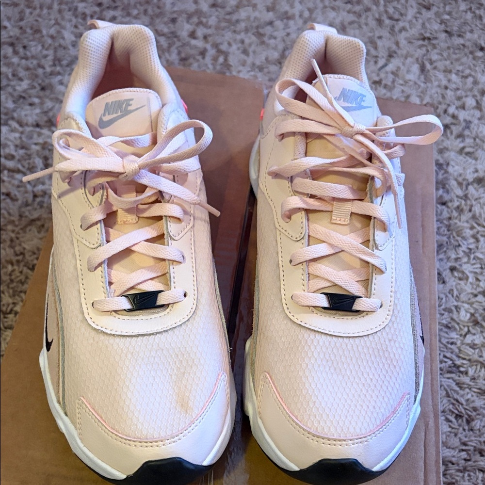 Nike Women's Pink Sneakers